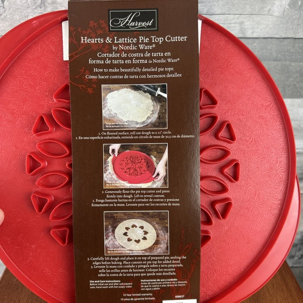Nordic Ware Reversible Lattice & Hearts Pie Top Cutter 12
